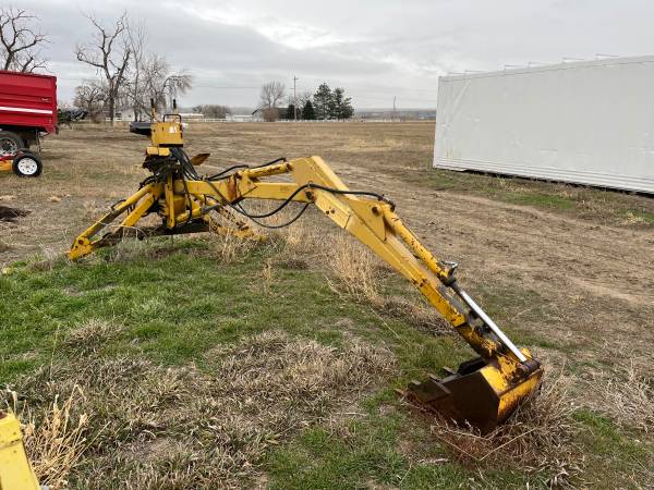 Long 3 point backhoe 1