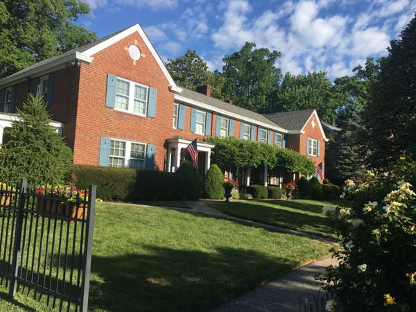 $1950.00 / 2br - 1400ft2 - Classy Updated Historic Townhouse with garage.63974474066307120