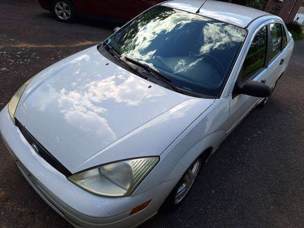 2001 Ford Focus SE 1