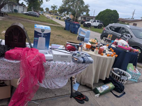 Yard sale photo