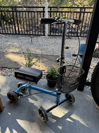 Knee Rover Jr - knee scooter / walker for kids 1