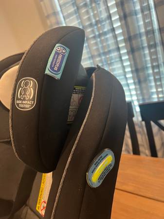 2 Gently used car seats Graco 4EVER DLX 1