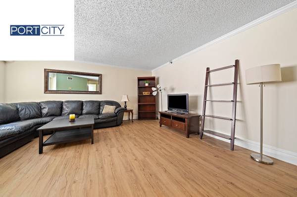 $2,900 / 1br - Exceptional 2 bed in high rise w/ garage parking included, pool/gym!! (Brighton)63802072661891124
