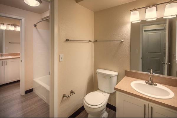 $1,520 / 1br - 770ft2 - Hilltop Mountain Park Community with Lovely Views (Mountain Park Neighborhood)63831536802689122