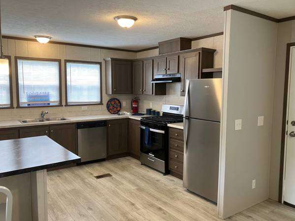 $49,900 / 3br - 1056ft2 - Get 3 Month's Free Lot Rent! (Auburn Hills)64018942043009123