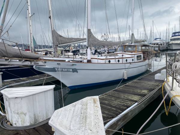 CT41 Katch Sail Boat 1