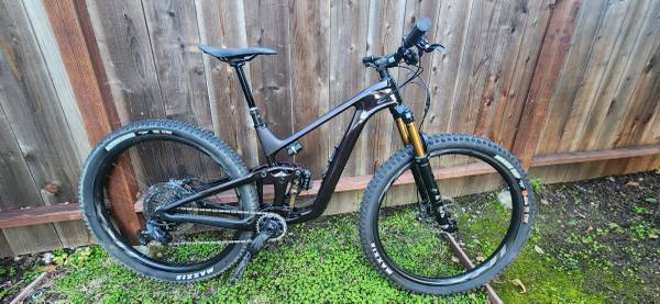 2023 Giant Trance Advanced Pro 29 1 – LIKE NEW Mountain Bike 1