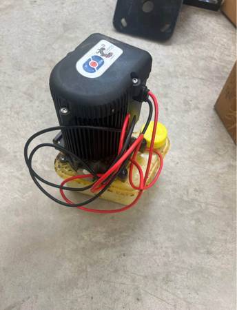 Hélice para poste de energía nueva, ancla para aguas poco profundas de 8 pies con montura para placa de montaje y bomba - $1,400 (Mc Henry)62945090911745122