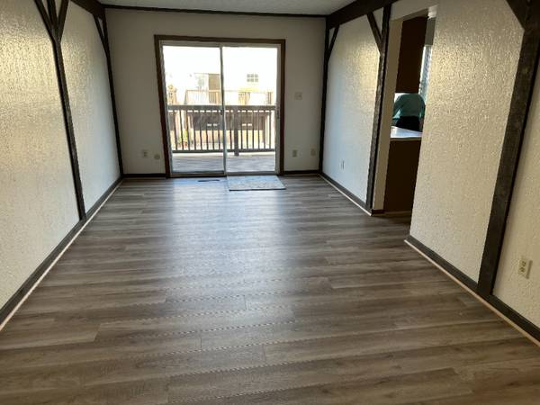$1495.00 / 2br - 1400ft2 - 4390 Darrow RD Townhome Great location63621941104641123