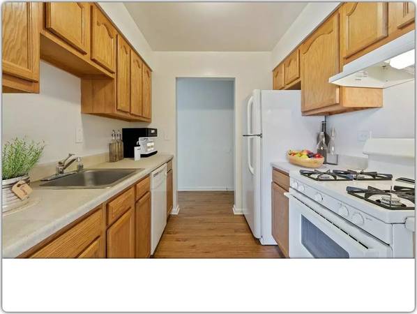 $1,251 / 2br - 854ft2 - Beautiful views from your new 2 Bed, 1 Bath! 854 Sq Ft! (Hagerstown - North of Downtown)63896037595266121