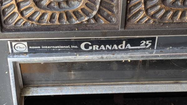Cigarette Vending Machine. Rowe International Inc. GRANADA 25 1