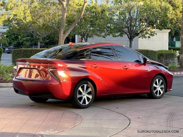 2018 Toyota Mirai Base 4dr - Photo 8