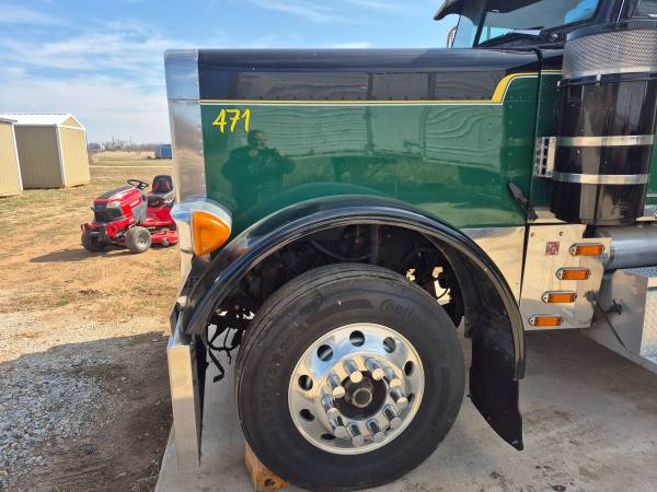 1999 peterbilt 379 extended hood only 1