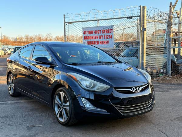 2014 Hyundai Elantra SPORT de 6 velocidades - $5,300 (Brooklyn)63614927764995124