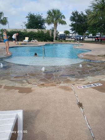 $75 / 1br - 2000ft2 - live CHEAP! (Mont Belvieu)63906679386627123