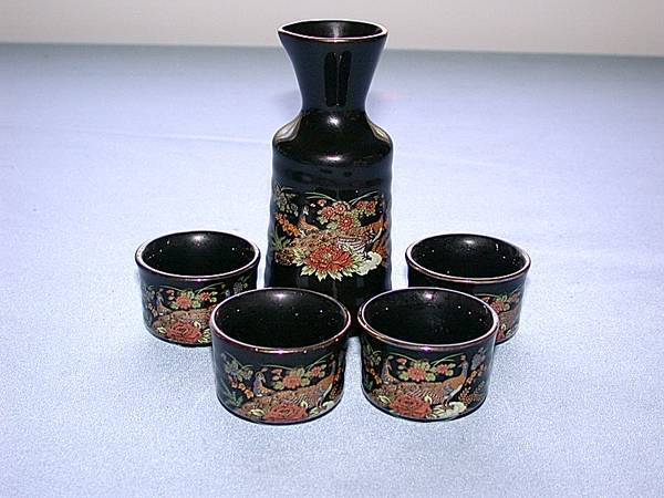 Porcelain boxed Sake Set 1
