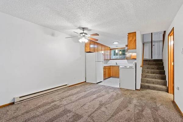 $680 / 2br - 910ft2 - ✨ AFFORDABLE 2-BED IN PORTLAND – PET FRIENDLY & GREAT LOCATION ✨ (Portland)63831251223555121