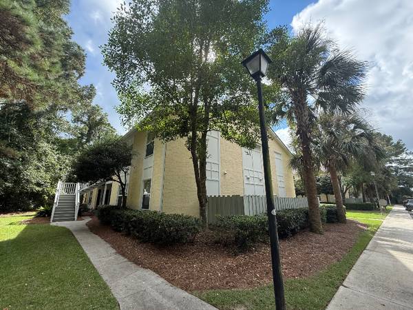 $2495.00 / 2br - 905ft2 - Fresh Mount Pleasant 2 bdrm 2 full bath64016104439682121
