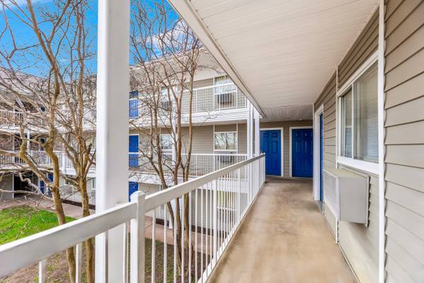 Safe, Clean, and Convenient. No Deposit 1