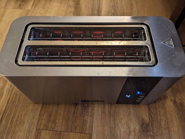 4-slice toaster 1
