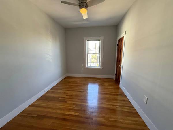 $2,500 / 2br - 1000ft2 - Medford/Magoun Square 2 Bedroom - Laundry In Unit - Dishwasher (Medford \ Magoun Sq. \ Autumn Hill)63996833829762123