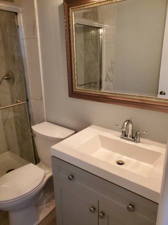$650.00 / 4br - $650 Room for Rent (Shared Bath) 2838 Washington Blvd63694762978945122