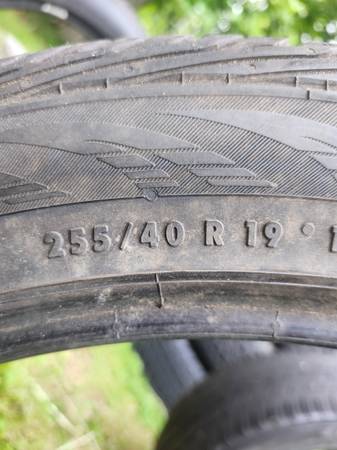 Neumáticos Continental Contiprocontact 255/40R19 usados - $50 (Tacoma)63471373018753121