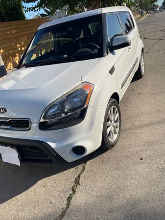 2012 Kia Soul + - $6,995 (Los Angeles)63623927359105122