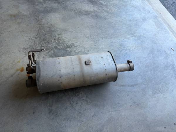 2013-2018 DODGE RAM 1500 5.7L EXHAUST SYSTEM CENTER MUFFLER RESONATOR PIPE OEM 1
