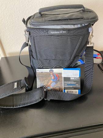 Camera bag...ThinkTank digital holster 20 v2.0 - $30 (Bellevue)63471354699779122