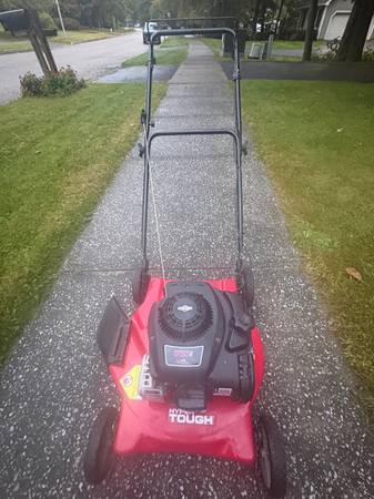 HYPER TOUGH Push Lawnmower 1