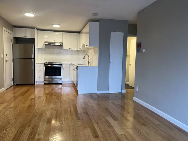 $2,800 / 2br - **NO FEE ** Mission Hill Renovated 2 bed with Heat HW included. (Mission Hill)63810039795843120