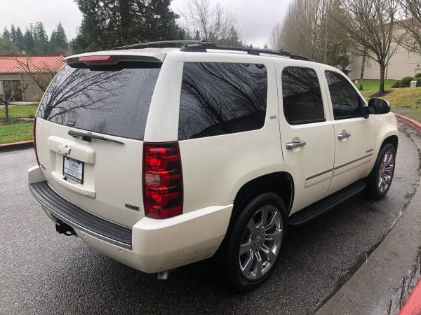 2011 Chevrolet Tahoe LTZ 4WD --Navi, DVD, Tercera fila, Equipado, Limpio-- - $14,995 (kirkland)63613954322051124