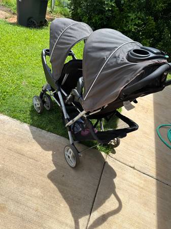 Double stroller 1