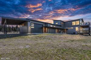 Multi-generational living. NEW home, nearly 5 acres, views of Mt. Jeff 1