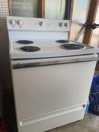 FREE - Working - Generic 220V Electric Oven 1