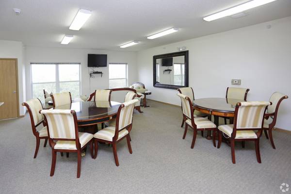 $1,359 / 1hab - 755ft2 - Armarios Empotrados, Microondas, Encimeras de Granito (7260 Guider Drive, Woodbury, MN)63868816526211123