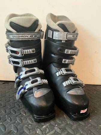 NICE!  Women’s Salomon Mondo26.5 Downhill Ski Boots 1