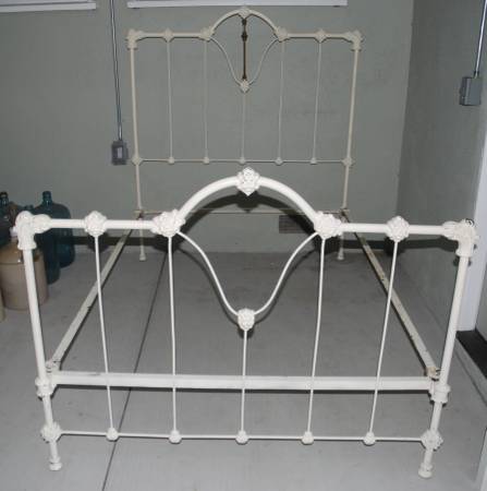 Antique Victorian Double Size Cast Iron Bed, Heavy Bed Head/Foot board 1