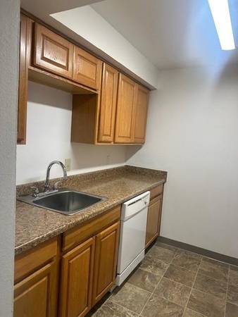 $1,400 / 2br - 950ft2 - Ideal 2 BR, Parque Privado para Perros Sin Correa, Lavandería 24 Horas63662908597635122