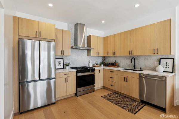 $6,000 / 2br - Furnished 2-Bedroom with In-Unit Washer/Dryer : 880 26th Ave, Unit 2 (richmond / seacliff)64030487346562120