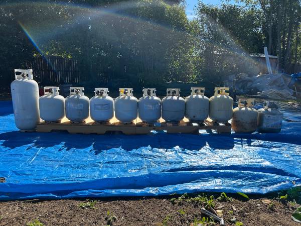 11 Propane Tanks + 9 Small Propane Cylinders – Fairfield – $245 OBO 1