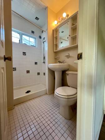 $2,195 / 1br - COASTAL 1 BEDROOM APARTMENT IN BETWEEN MISSION BAY & MISSION BEACH! (823 Queenstown Court)63663736825987124