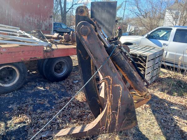 7' wide hydraulic grapple bucket - $3,750 (Bensalem Pa)63471187606145123