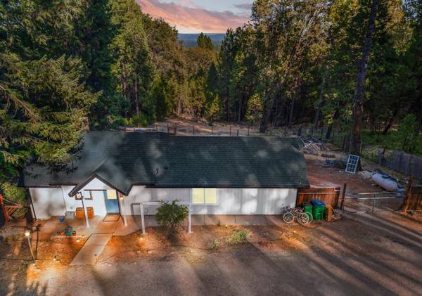 $475,000 / 2br - 1178ft2 - Charming Cedar Ridge Retreat, Zoned Ag (Cedar Ridge, Grass Valley)63952107785986120
