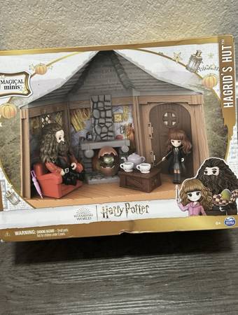Wizarding World Harry Potter Hagrids Hut Magical Minis 1