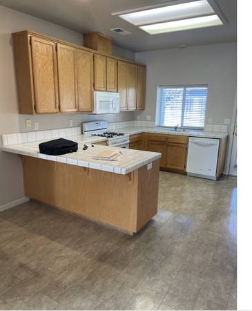 $2,200 / 3br - 1481ft2 - 3 Bedroom -  2 Bathroom Chico House (Chico)63972103197698124