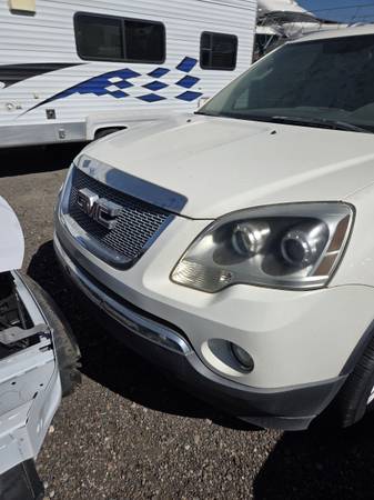 2008 GMC Acadia 1