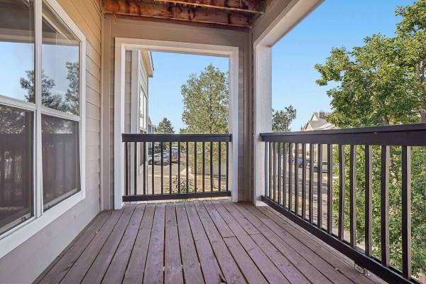 Patio/Balcony, View (select units), Fireplace (select units) 1