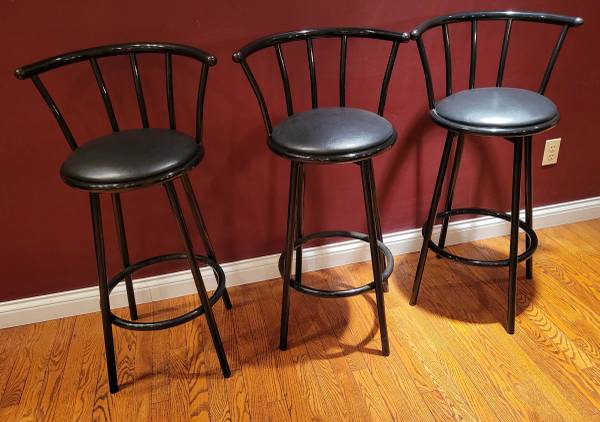 3 Bar/Counter metal swivel stools 1